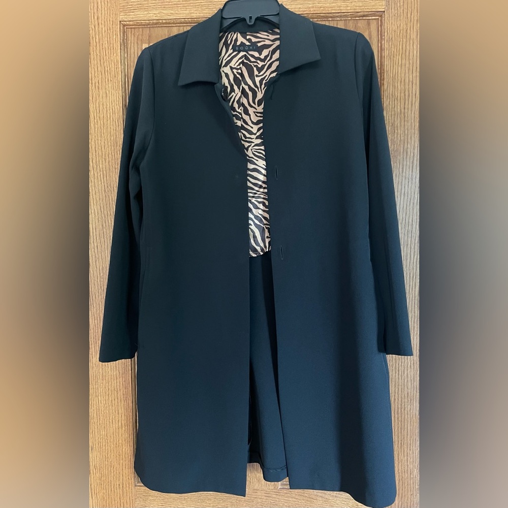 Women’s Mid Length Jacket/Blazer, Black Size Medium. Excellent Condition!
